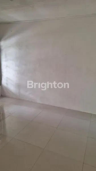 image RUMAH DI PERUMAHAN SURABAYA TIMUR (4)