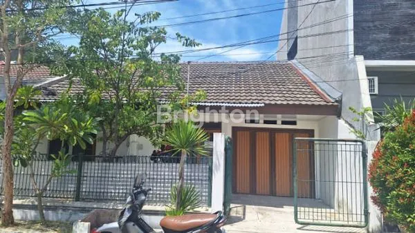 image RUMAH DI PERUMAHAN SURABAYA TIMUR (3)