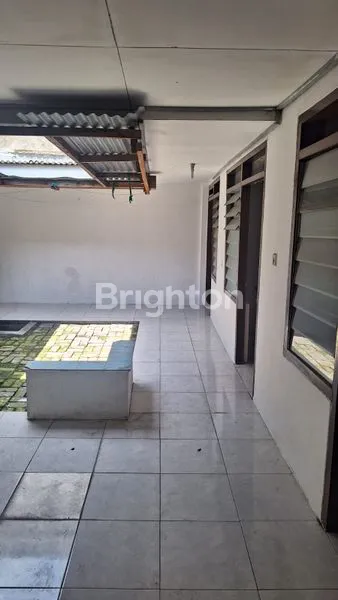 image RUMAH DI PERUMAHAN SURABAYA TIMUR (8)
