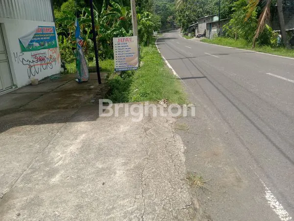 image TANAH BONUS BANGUNAN DIATASNYA PINGGIR JALAN RAYA KABUPATEN, JALAN WATES KM 6,5 GAMPING YOGYAKARTA, BELAKANG UMY (4)