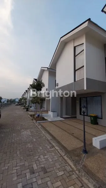 DALAM KOMPLEK DENGAN FASILITAS LENGKAP