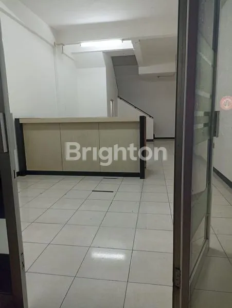 image RUKO 3 LANTAI BAGUS TERAWAT DI RUNGKUT (2)