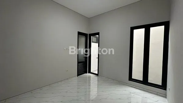 image RUMAH 2 LANTAI BARU GRESS KUTISARI INDAH UTARA (7)