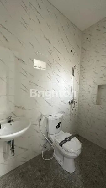 image RUMAH 2 LANTAI BARU GRESS KUTISARI INDAH UTARA (3)