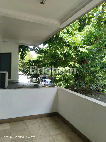 image RUMAH 2 LANTAI PINGGIR JALAN BESAR BEBAS BANJIR DI TOMANG, JATIPULO, PALMERAH JAKARTA BARAT (6)