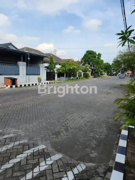 image DIJUAL RUMAH DI JALAN UTAMA KUTISARI INDAH, KAWASAN BEBAS BANJIR (5)