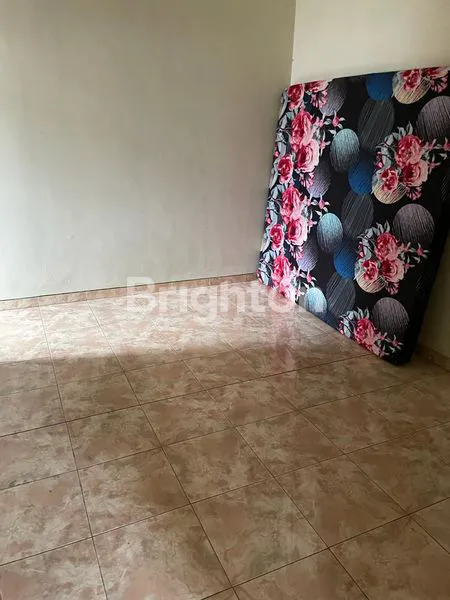 image RUMAH 2 LANTAI SEMI PERABOT DI BUNGA-BUNGA DEKAT UB SUHAT KOTA MALANG (4)