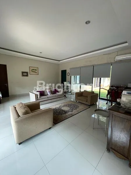 image RUMAH ASRI DAN ADEM BINTARO, ADA SWIMMING POOL, TANGERANG SELATAN (5)