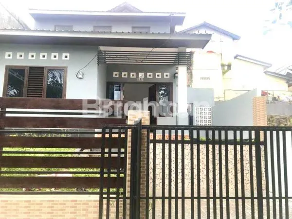 image RUMAH NYAMAN DUA LANTAI (1)