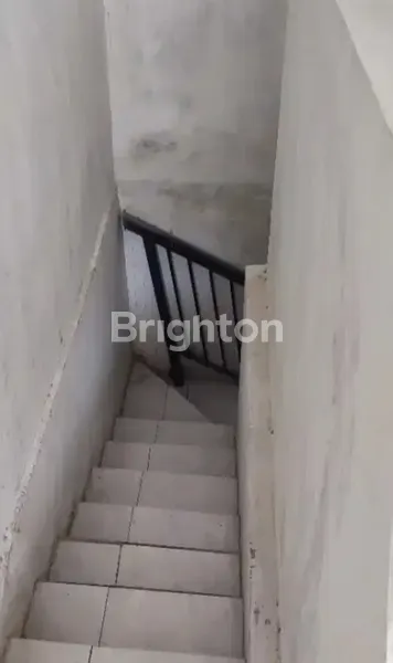 image RUKO MINIMALIS DI GUNUNGANYAR, DEKAT MERR (4)