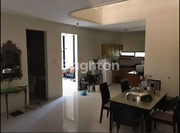 image RUMAH CITRALAND UTAMA 2 M AN 2 LANTAI SIAP HUNI DEKAT FRESH MARKET DAN GWALK MINIMLIS MODERN (4)