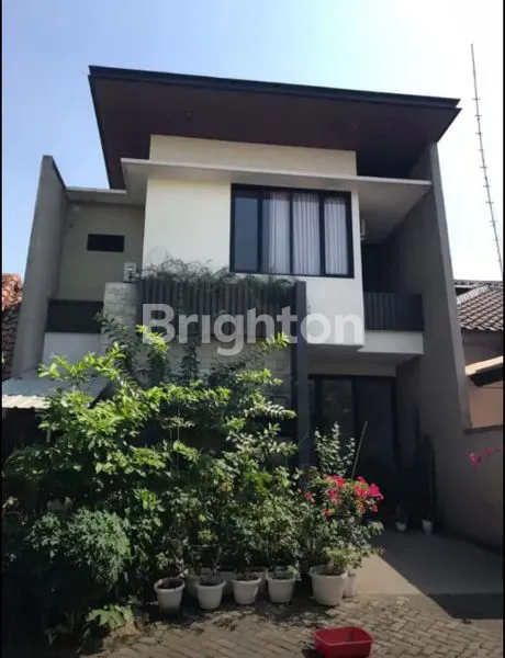 image RUMAH CITRALAND UTAMA 2 M AN 2 LANTAI SIAP HUNI DEKAT FRESH MARKET DAN GWALK MINIMLIS MODERN (1)