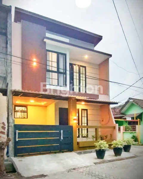 image RUMAH TERMURAH & LOKASI-NE UAPIK JALAN UTAMA PROVINSI 2 LANTAI MODERN MINIMALIS MENGANTI PERMAI (1)