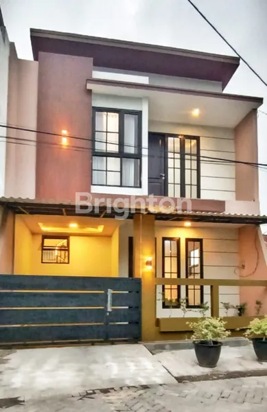 image RUMAH TERMURAH & LOKASI-NE UAPIK JALAN UTAMA PROVINSI 2 LANTAI MODERN MINIMALIS MENGANTI PERMAI (2)