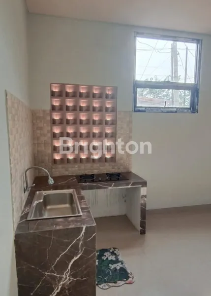 image RUMAH TERMURAH & LOKASI-NE UAPIK JALAN UTAMA PROVINSI 2 LANTAI MODERN MINIMALIS MENGANTI PERMAI (7)