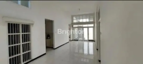 image RUMAH CITRALAND TAMAN INTERNATIONAL VILLAGE I SURABAYA (4)