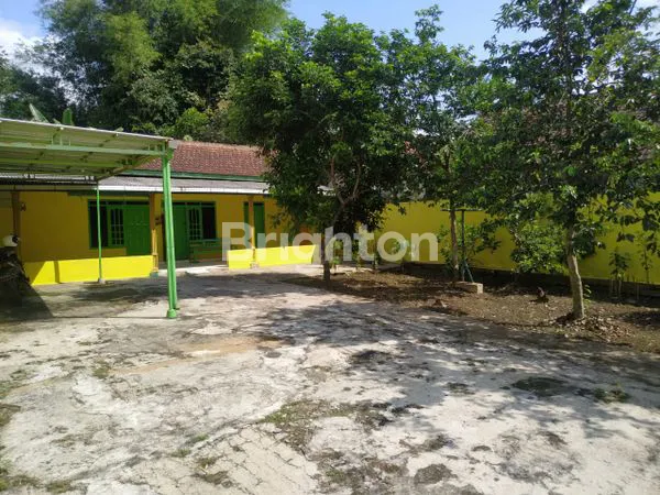 KEPANJEN MALANG RUMAH TENGAH KOTA DAN SANGAT STRATEGIS