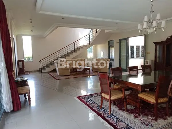 image RUMAH MEWAH DUA TINGKAT HARGA MURAH DI PERUMAHAN ELIT BOGOR (3)