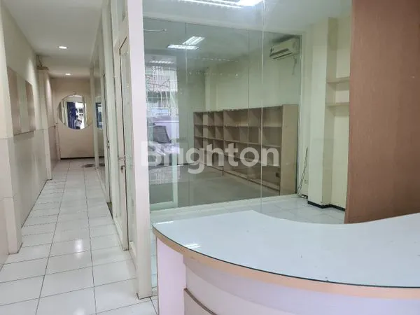 image RUKO SURYA INTI PERMATA COCOK UNTUK USAHA AREA PARKIR LUAS (3)