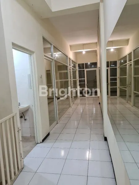 image RUKO SURYA INTI PERMATA COCOK UNTUK USAHA AREA PARKIR LUAS (5)