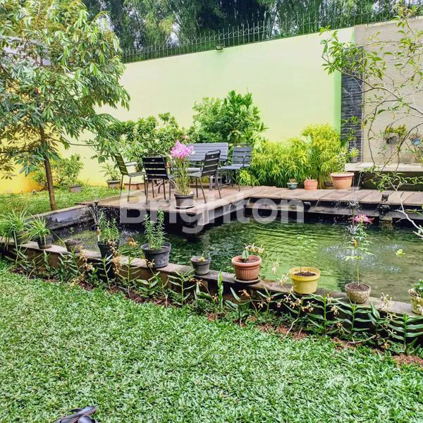 image RUMAH CLASIC MODERN LUXURY DI BSD TANGERANG (8)