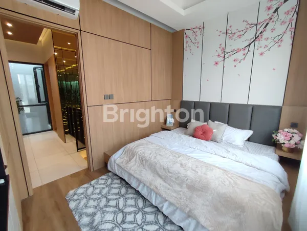 image RUMAH BARU GAYA MINIMALIS 2 LANTAI DI PARKSPRING GADING JAKARTA UTARA (6)