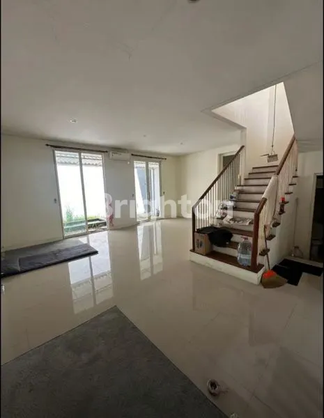 image RUMAH 2 LANTAI SIAP HUNI (3)