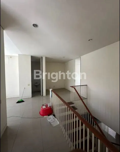 image RUMAH 2 LANTAI SIAP HUNI (7)