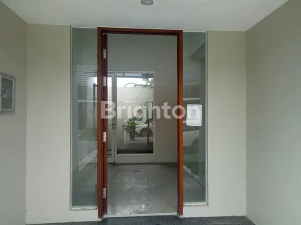 image RUMAH BARU DI CITRALAND UTARA DI SURABAYA BARAT (2)