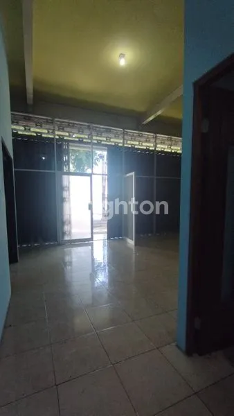 image RUKO 2 LANTAI LEBAR 9,5M DI DEKAT GUDANG GARAM, KEDIRI (4)