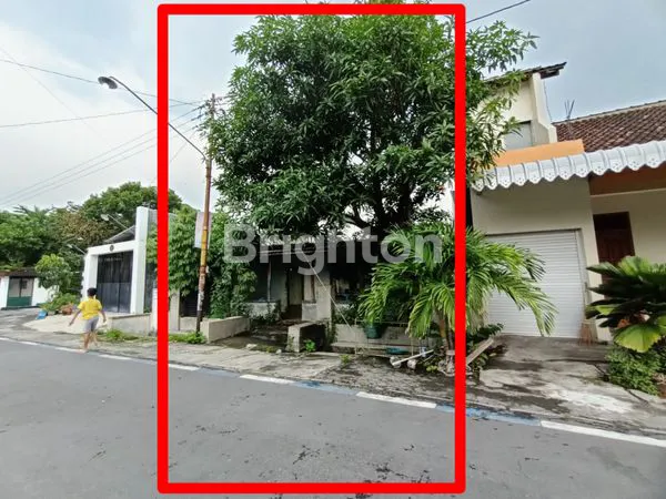 image RUMAH HITUNG TANAH DI DEKAT EXIT TOL KAWASAN NYAMAN ROW JALAN PAPASAN 2 MOBIL DEKAT JL PIERE TENDEAN NUSUKAN SOLO (2)