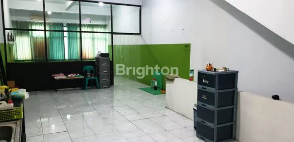 image MADEGONDO - RUKO PLAZA 3 LANTAI AREA PUSAT BISNIS JL IR SOEKARNO SOLOBARU (4)