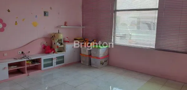 image MADEGONDO - RUKO PLAZA 3 LANTAI AREA PUSAT BISNIS JL IR SOEKARNO SOLOBARU (6)