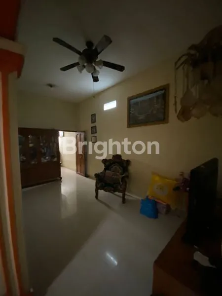 image RUMAH SIAP HUNI 2 LANTAI CONDET JAKARTA TIMUR (3)