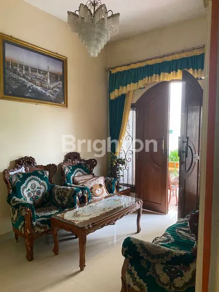 image RUMAH SIAP HUNI 2 LANTAI CONDET JAKARTA TIMUR (2)