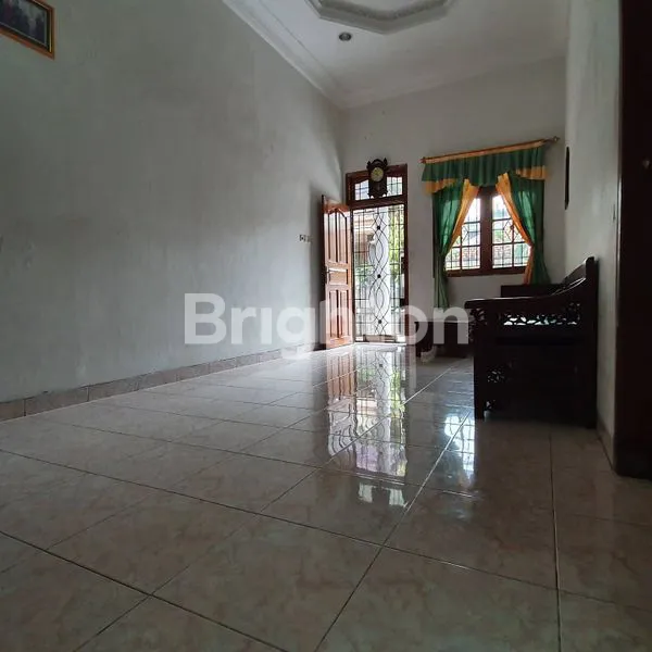 image RUMAH 1 LANTAI PLUS RUANG CUCI JEMURAN DI LANTAI ATAS. (6)