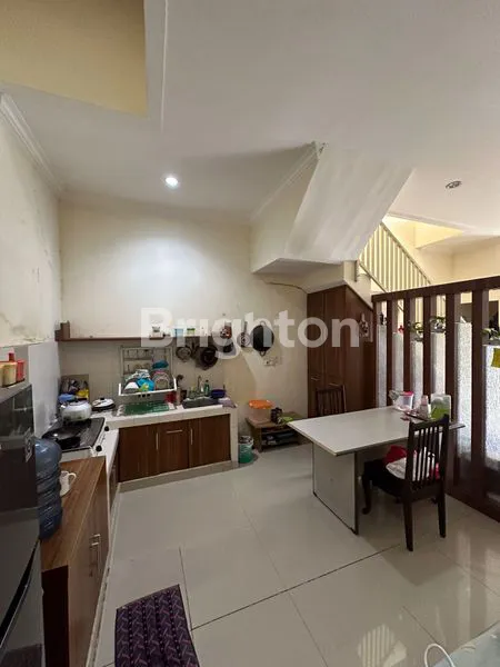 image RUMAH CANTIK 2 LANTAI JUAL TASIKMADU MALANG (2)