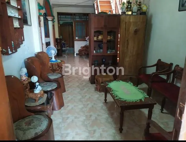 image DIJUAL RUMAH  2.LT  BANYAK KMR ISTIMEWA KUSEN JATI TUA (4)