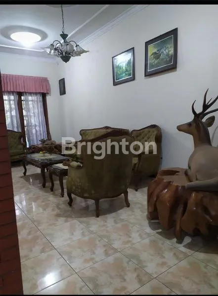 image DIJUAL RUMAH  2.LT  BANYAK KMR ISTIMEWA KUSEN JATI TUA (2)