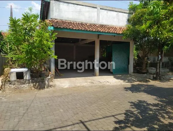 image DIJUAL RUMAH  2.LT  BANYAK KMR ISTIMEWA KUSEN JATI TUA (6)