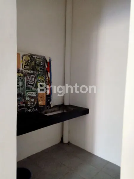 image RUKO 1 LANTAI LOKASI SUPER STRATEGIS DI JAKARTA SELATAN (4)