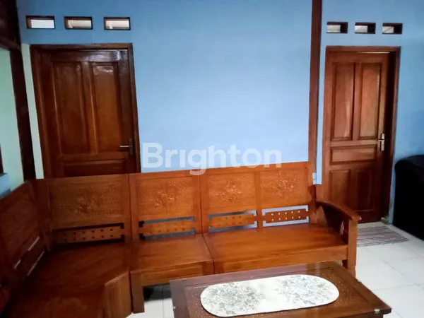 image RUMAH DI NUSUKAN SOLO (7)