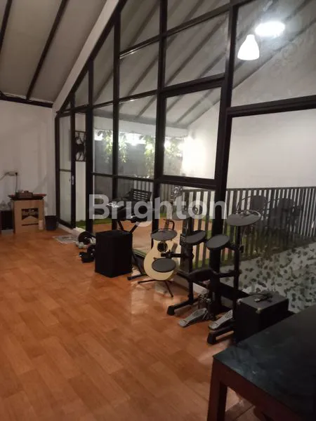 image RUMAH RENOVASI BAGUS, TIPE 100 METER PERSEGI HARGA 1,35 M DI UJUNG BERUNG BANDUNG TIMUR (1)