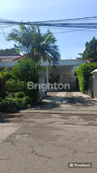 image RUMAH TENGAH KOTA AREA RAYA DARMO, TAMAN BUNGKUL STRATEGIS COCOK UNTUK KANTOR, USAHA, PRAKTEK DOKTER, LAHAN PARKIR LUAS, DEKAT DIPONEGORO, MUSI, DR.SUTOMO, INDRAGIRI (4)