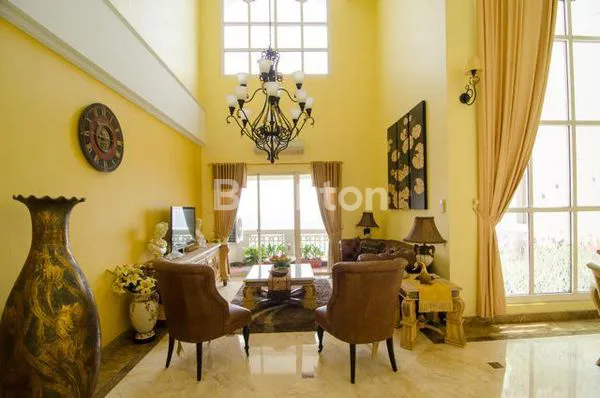 image APARTEMEN MEWAH PENTHOUSE KEDOYA ELOK FULL FURNISHED CANTIK 2 LANTAI 4BR, SANGAT RAPI & TERAWAT (1)