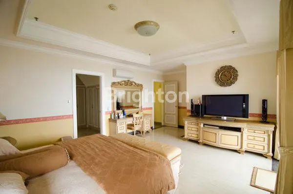 image APARTEMEN MEWAH PENTHOUSE KEDOYA ELOK FULL FURNISHED CANTIK 2 LANTAI 4BR, SANGAT RAPI & TERAWAT (8)