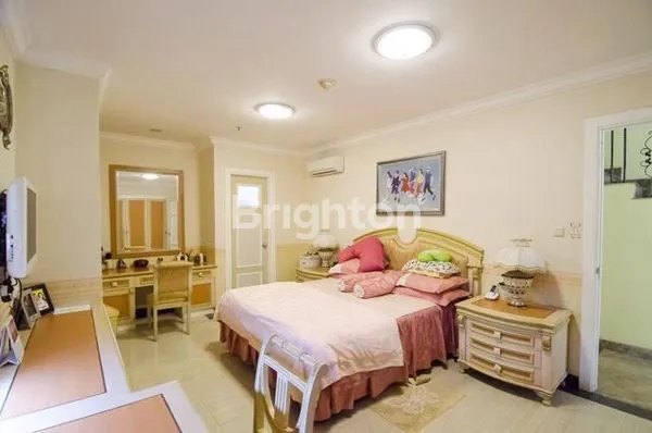 image APARTEMEN MEWAH PENTHOUSE KEDOYA ELOK FULL FURNISHED CANTIK 2 LANTAI 4BR, SANGAT RAPI & TERAWAT (7)