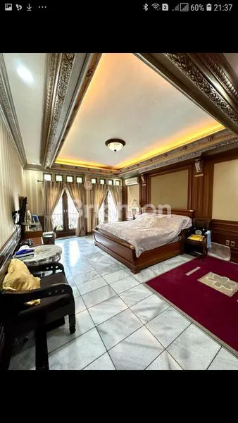 image RUMAH MEWAH DAN NYAMAN DI DURIAN RAYA CILANDAK KKO (4)