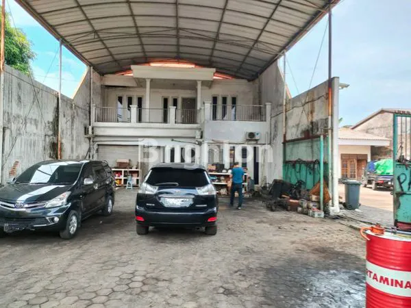 image GUDANG + RUMAH 2 LANTAI NOL JALAN RAYA STRATEGIS  TUK USAHA ATAU KANTORRAYA SEPANJANG (1)