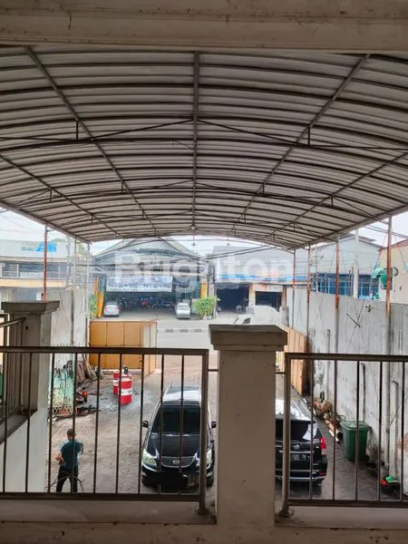 image GUDANG + RUMAH 2 LANTAI NOL JALAN RAYA STRATEGIS  TUK USAHA ATAU KANTORRAYA SEPANJANG (2)